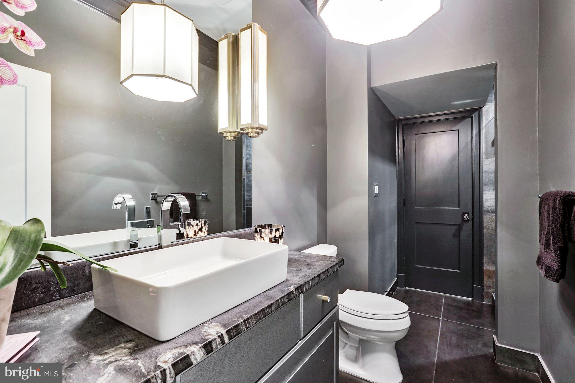 9056 Jeffery Road Great Falls, VA 22066 - Photo 18 of 44 Ensuite Bath