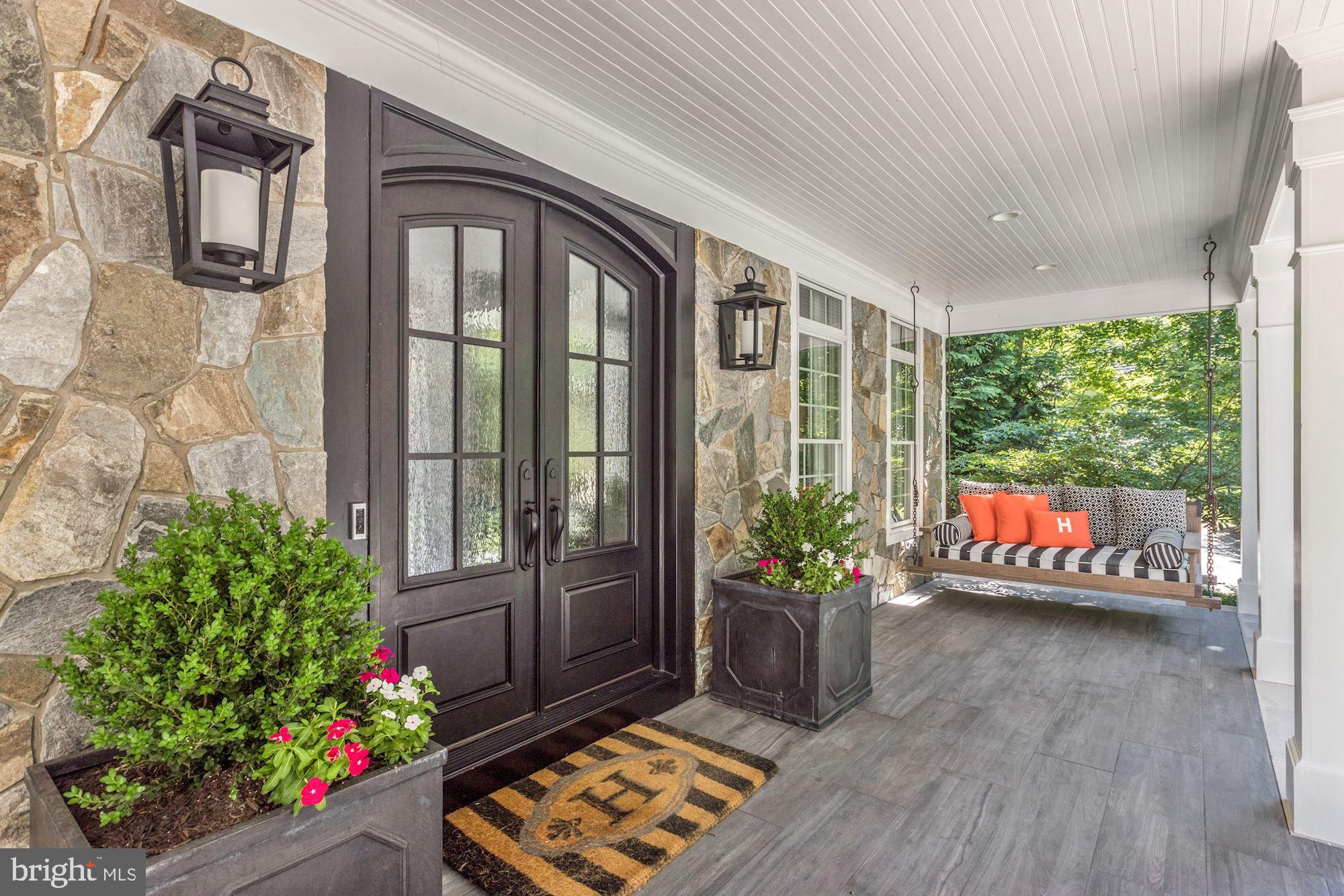 9056 Jeffery Road Great Falls, VA 22066 - Photo 4 of 44 Front Porch