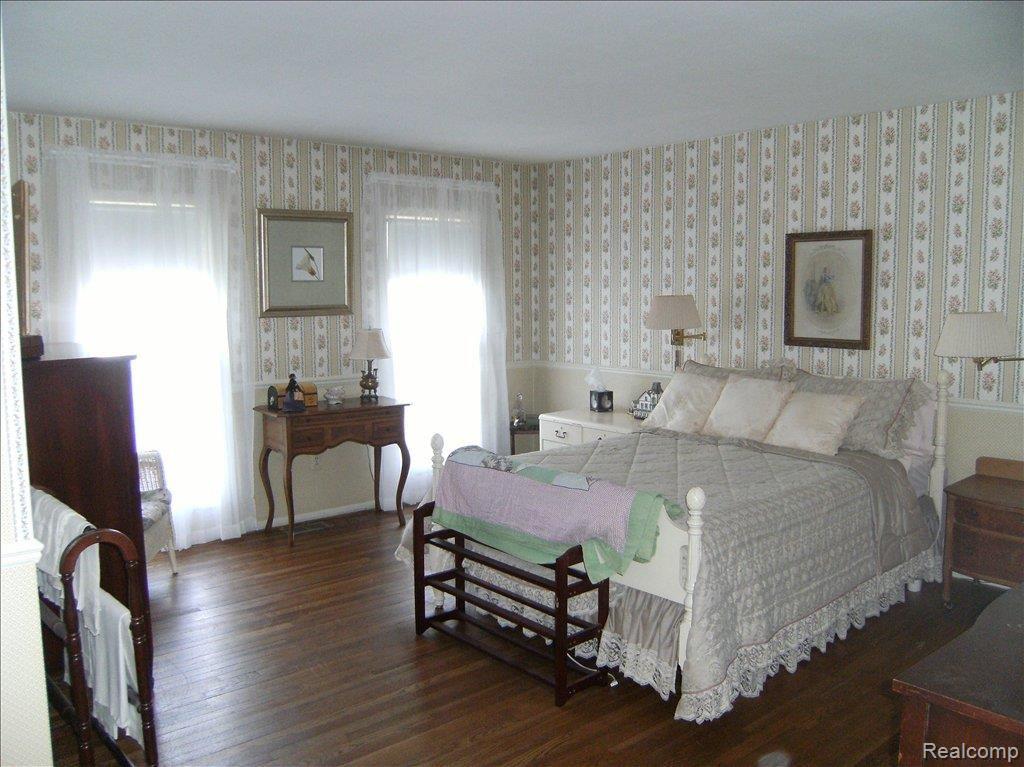 1095 Hemlock Drive Rochester, MI 48307 - Photo 11 of 15 2011_0521momhouse0021