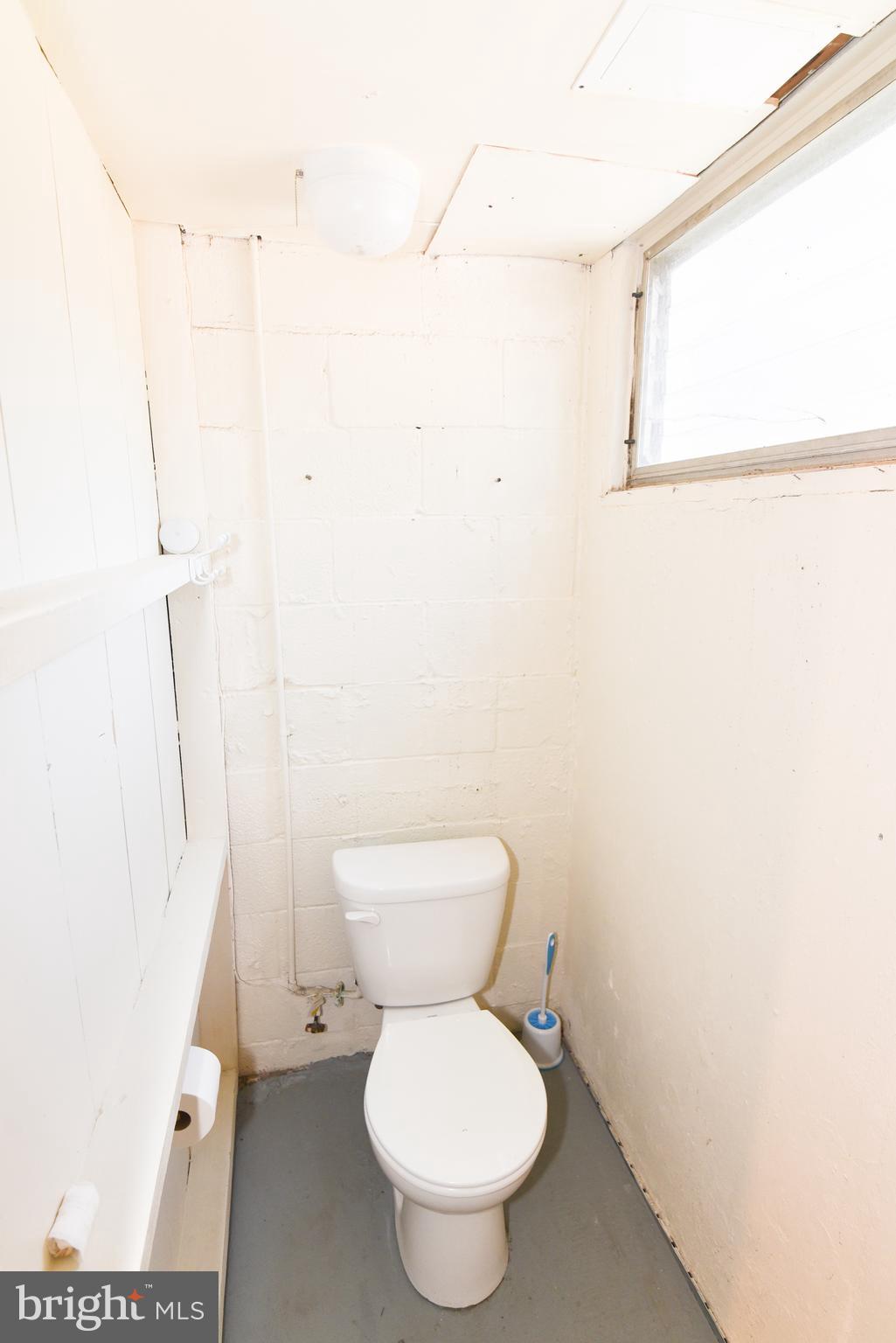 4208 Westview Road Baltimore, MD 21218 - Photo 29 of 43