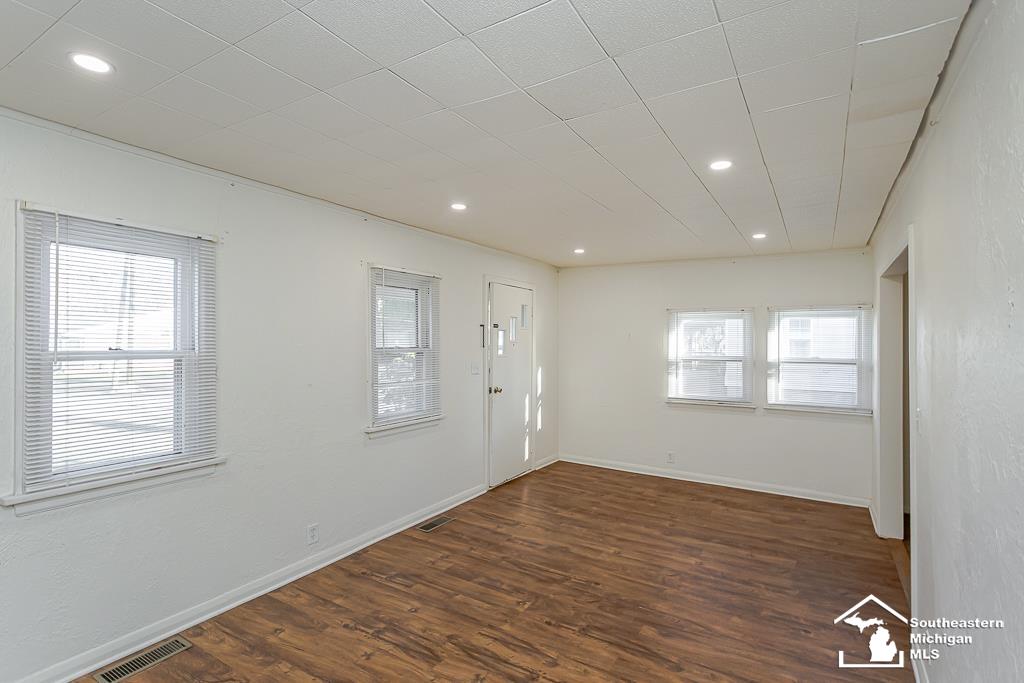 8037 Wiseman Road Lambertville, MI 48144 - Photo 15 of 41 Gallery Image 15