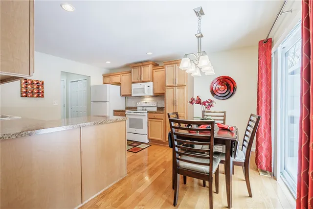 $274,900 | 3 Angela Villa Lane, Greece, NY 14626