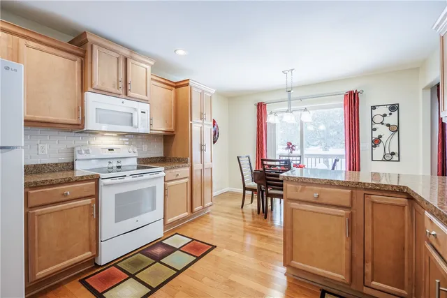 $274,900 | 3 Angela Villa Lane, Greece, NY 14626