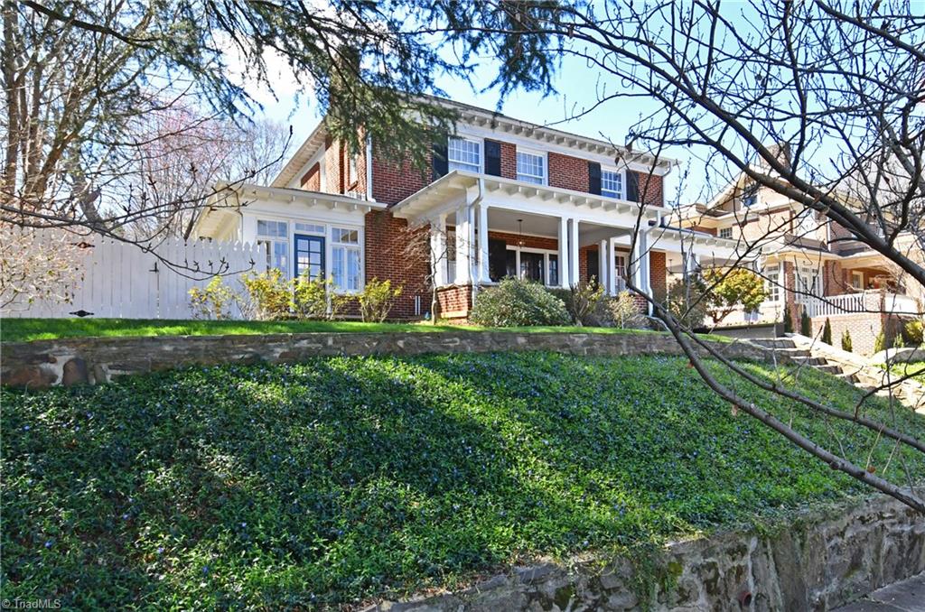 206 North Hawthorne Road Winston-Salem, NC 27104 - Photo 1 of 30 Gallery Image 1