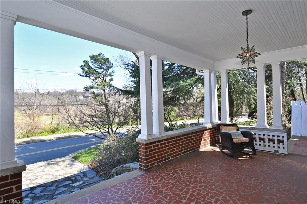 206 North Hawthorne Road Winston-Salem, NC 27104 - Photo 2 of 30 Gallery Image 2