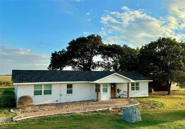 $513,000 | 325 Grassy Way, Elm Mott, TX 76640