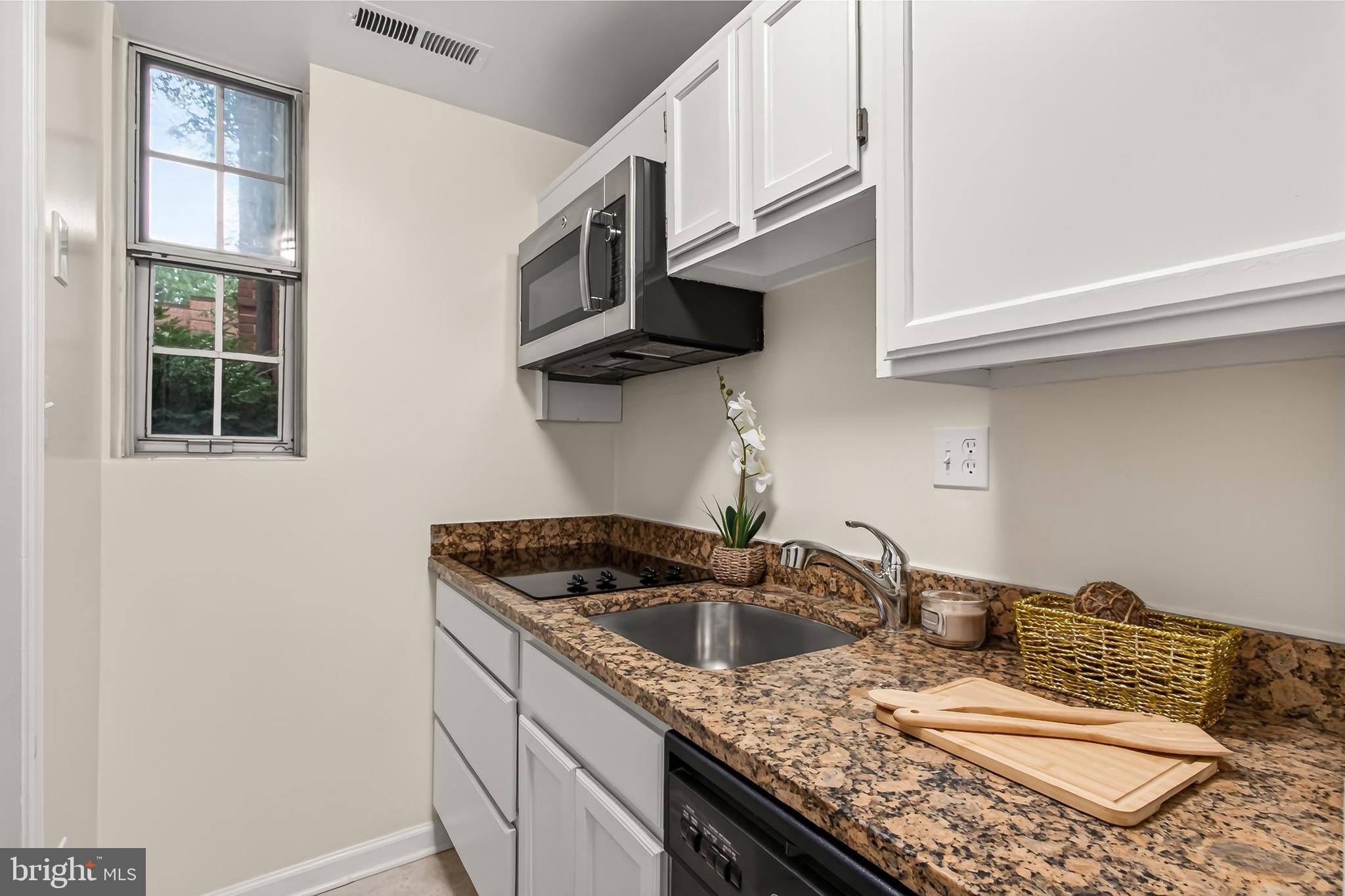 1752 North Rhodes Street, Unit 325 Arlington, VA 22201 - Photo 9 of 15