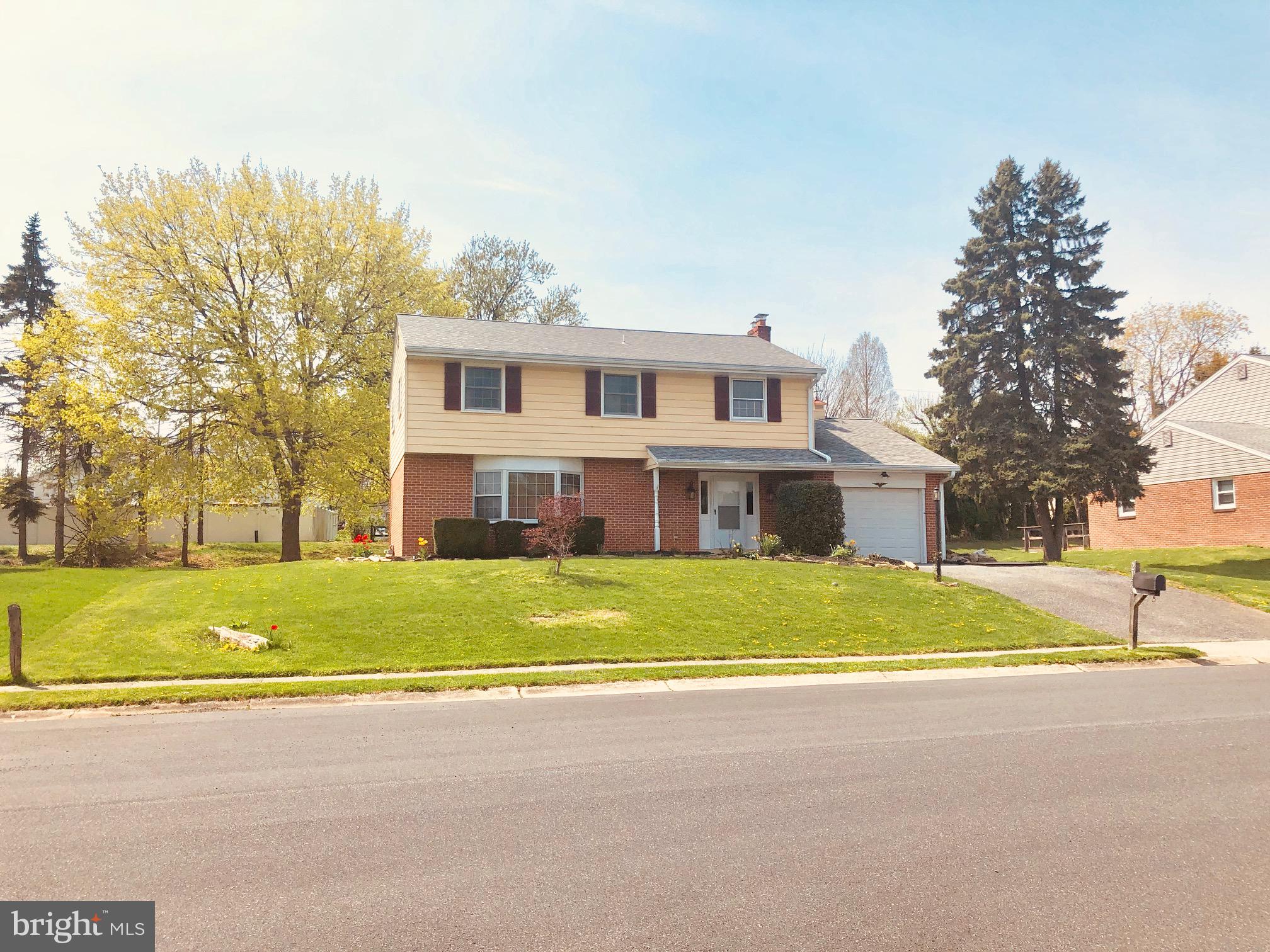 2152 Georgetown Drive Lancaster, PA 17601 - Photo 1 of 28 FRONT OF HOME