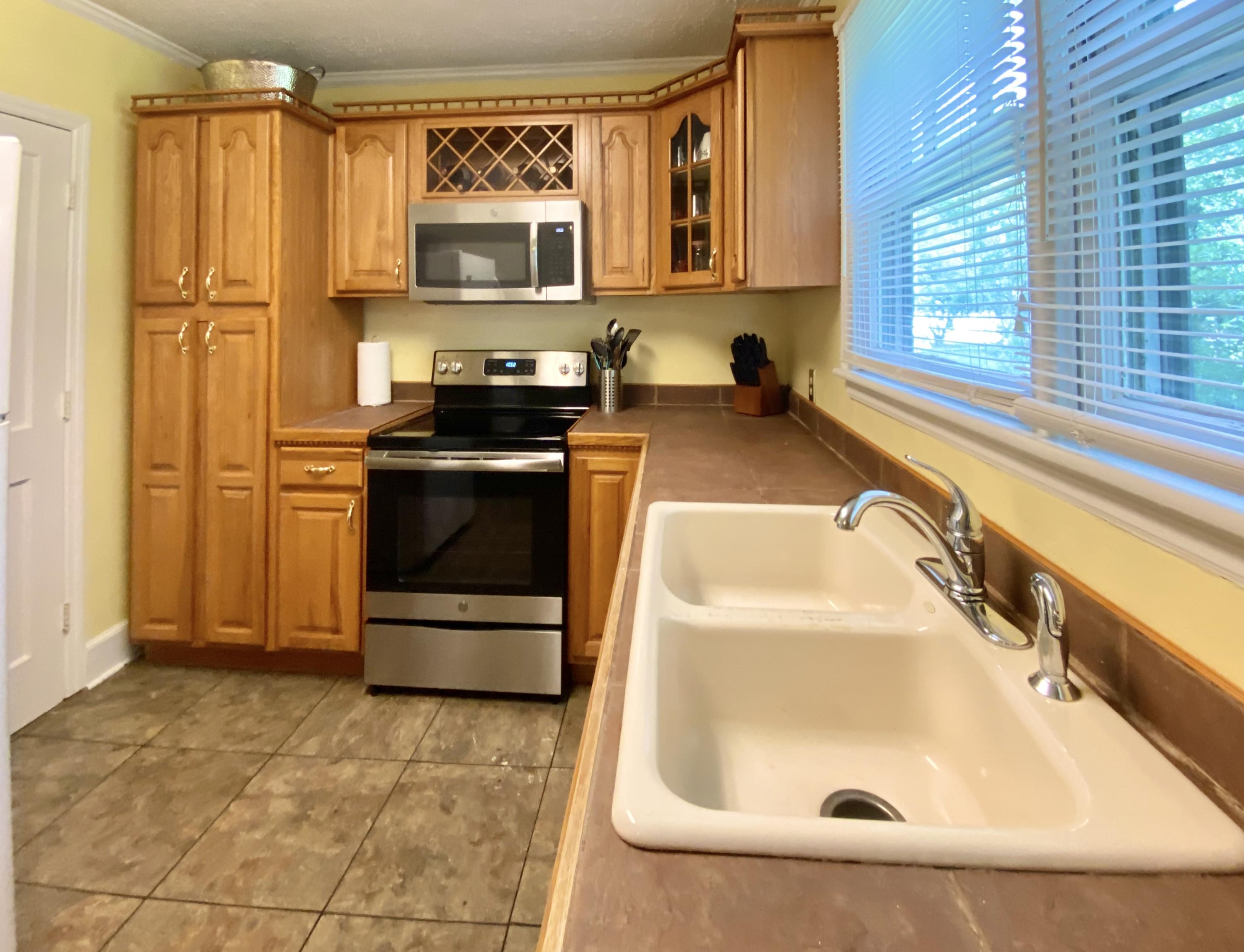 409 Butler Street St. Matthews, SC 29135 - Photo 2 of 16 4