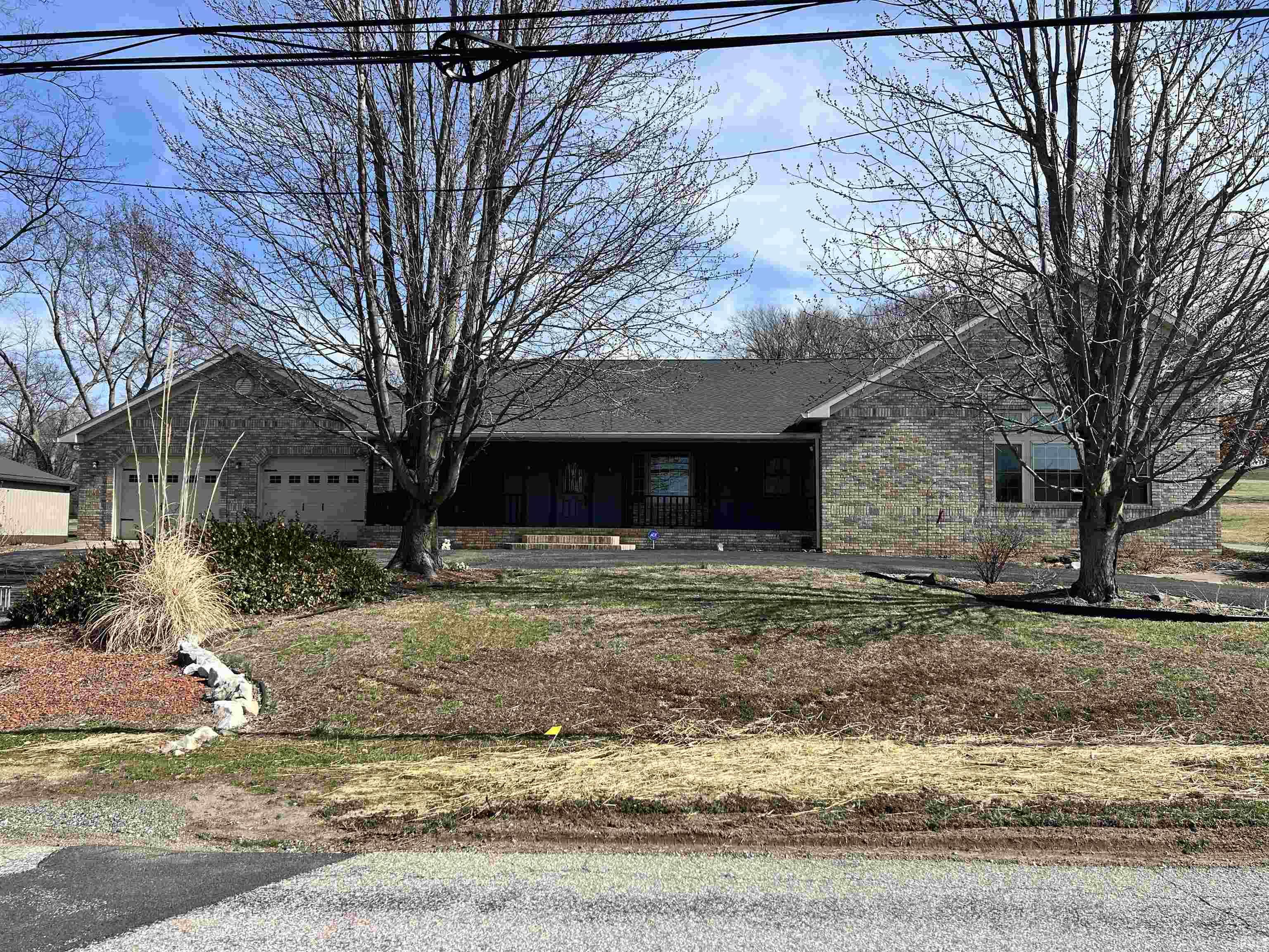 730 North Hillcrest Road Vincennes, IN 47591 - Photo 1 of 29 Gallery Image 1