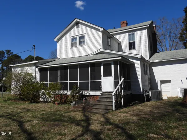 $1,600 | 483 West Salisbury Street, Pittsboro, NC 27312