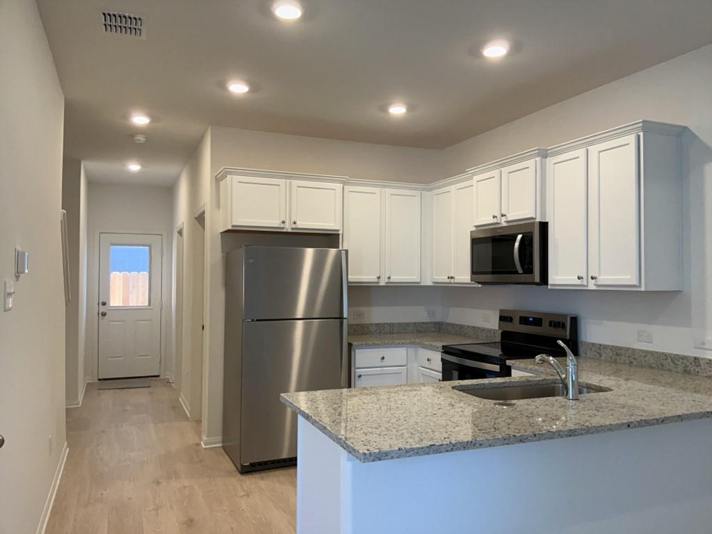 200 Carmel Cyn Trail Jarrell, TX 76537 - Photo 18 of 39