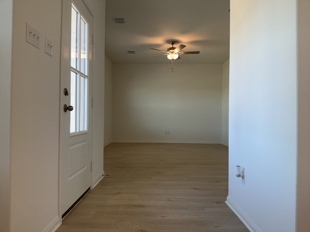 200 Carmel Cyn Trail Jarrell, TX 76537 - Photo 3 of 39