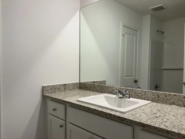 $1,600 | 200 Carmel Cyn Trail, Jarrell, TX 76537