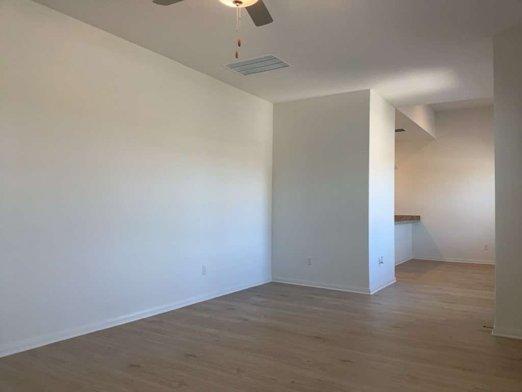 200 Carmel Cyn Trail Jarrell, TX 76537 - Photo 9 of 39