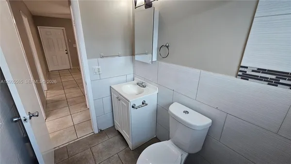 $1,925 | 5030 Southwest 26th Avenue, Unit 2, Dania Beach, FL 33312
