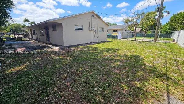 $1,925 | 5030 Southwest 26th Avenue, Unit 2, Dania Beach, FL 33312
