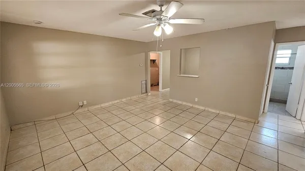 $1,925 | 5030 Southwest 26th Avenue, Unit 2, Dania Beach, FL 33312