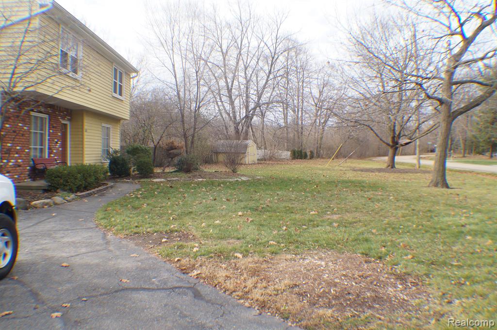 301 Nawakwa Road Rochester Hills, MI 48307 - Photo 27 of 51