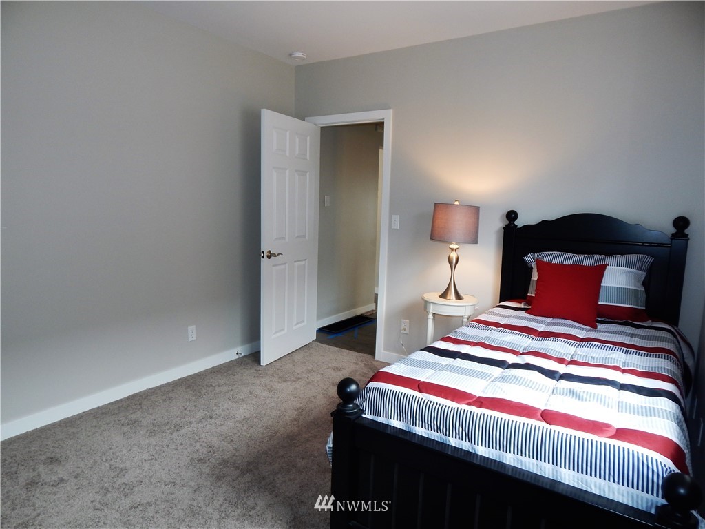 725 North 80th Street Seattle, WA 98103 - Photo 9 of 19 Gallery Image 9