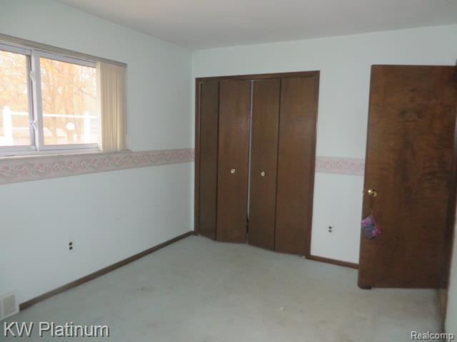 49400 Callens Road Chesterfield, MI 48047 - Photo 16 of 38