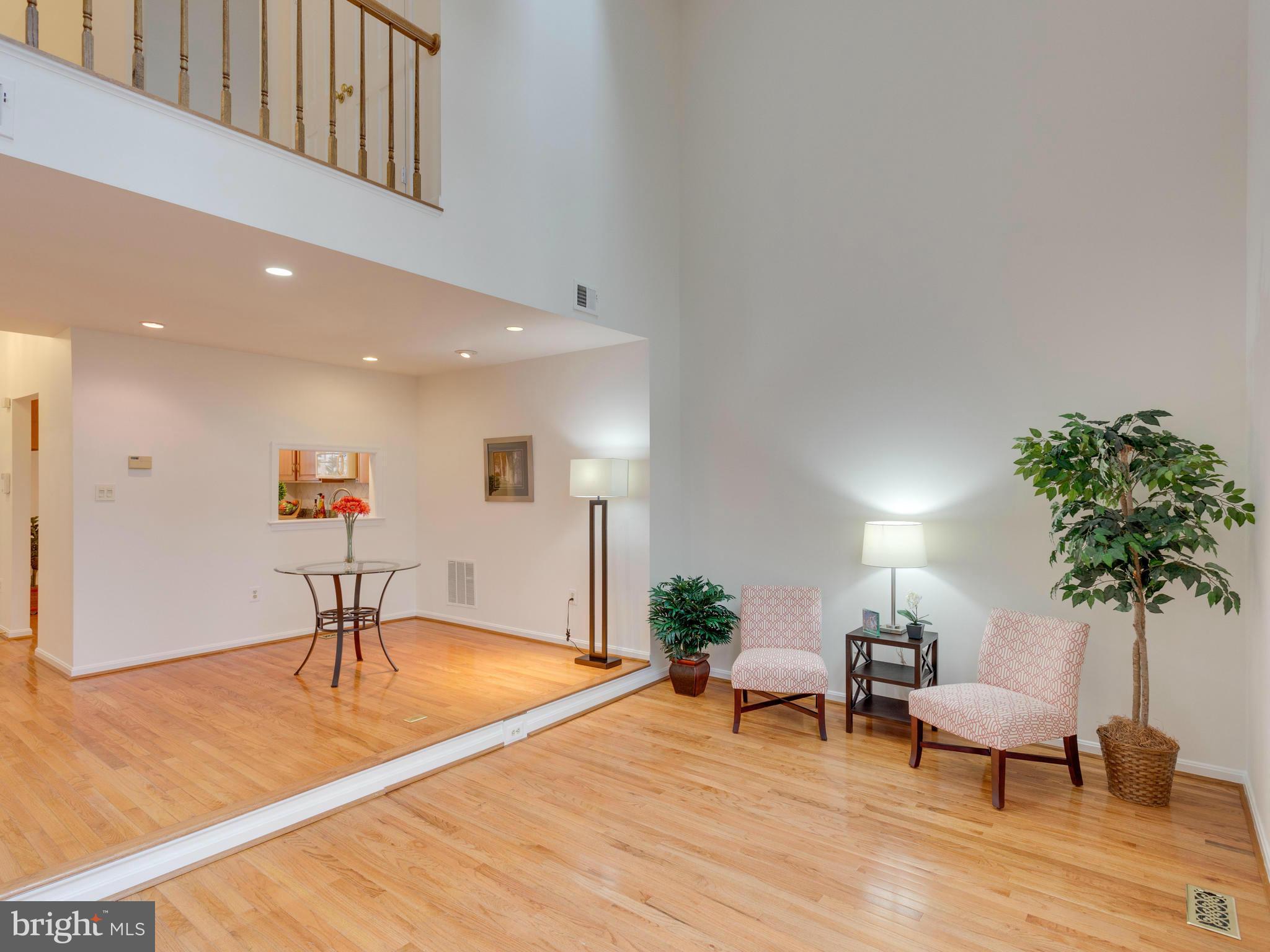 7423 Ridge Oak Court Springfield, VA 22153 - Photo 11 of 28 Living Room