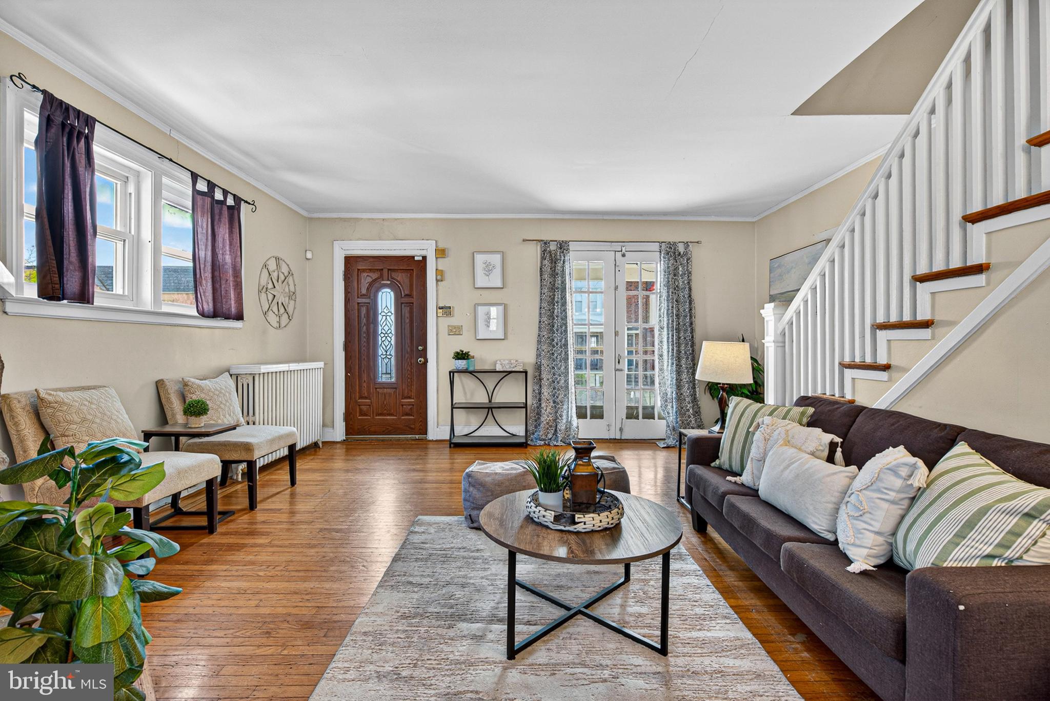 3628 Elkader Road Baltimore, MD 21218 - Photo 2 of 30 Bright spacious living room