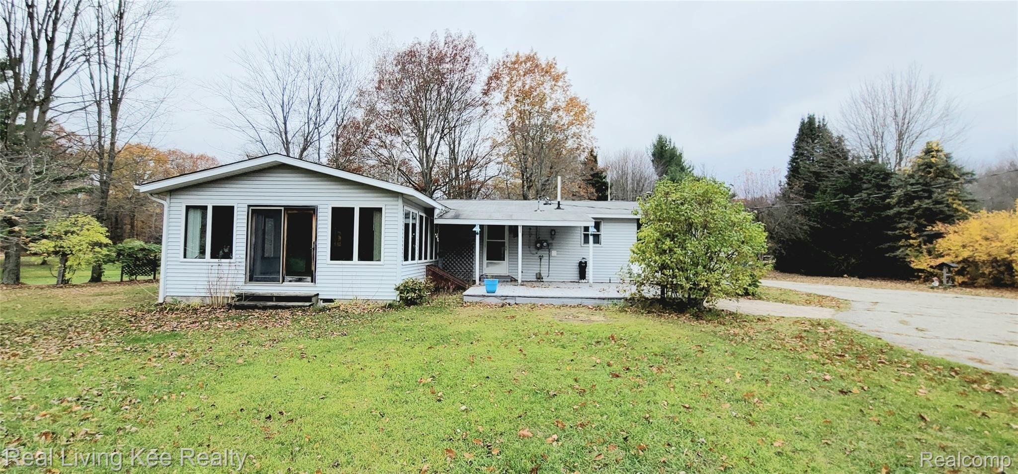2596 Castor Road Goodells, MI 48027 - Photo 20 of 44 20201031_091408.jpg