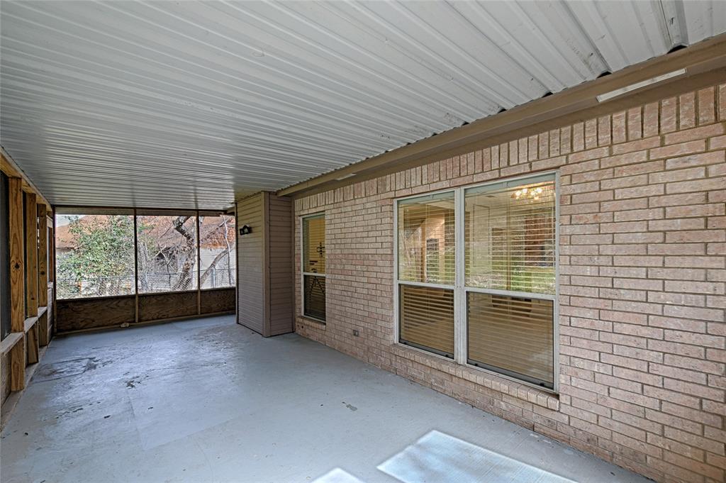 400 Dale Hollow Road Fort Worth, TX 76103 - Photo 26 of 29 a view of front door