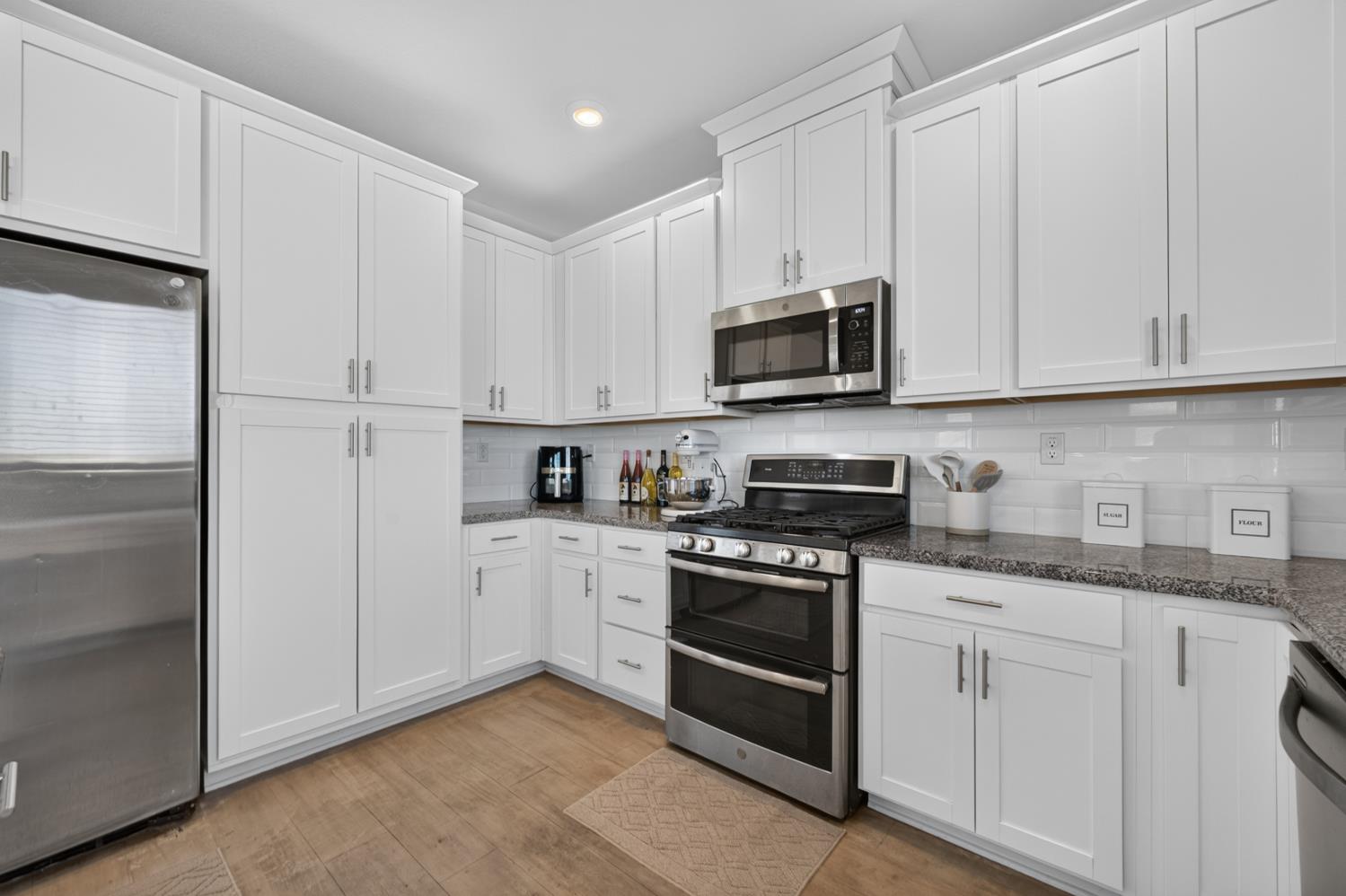 3863 Ivan Way Rancho Cordova, CA 95742 - Photo 17 of 54