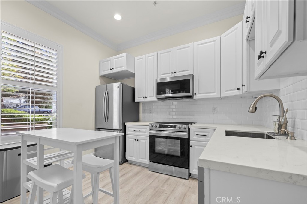 13275 Chickasaw Road Rancho Cucamonga, CA 91739 - Photo 36 of 75 ADU Kitchen
