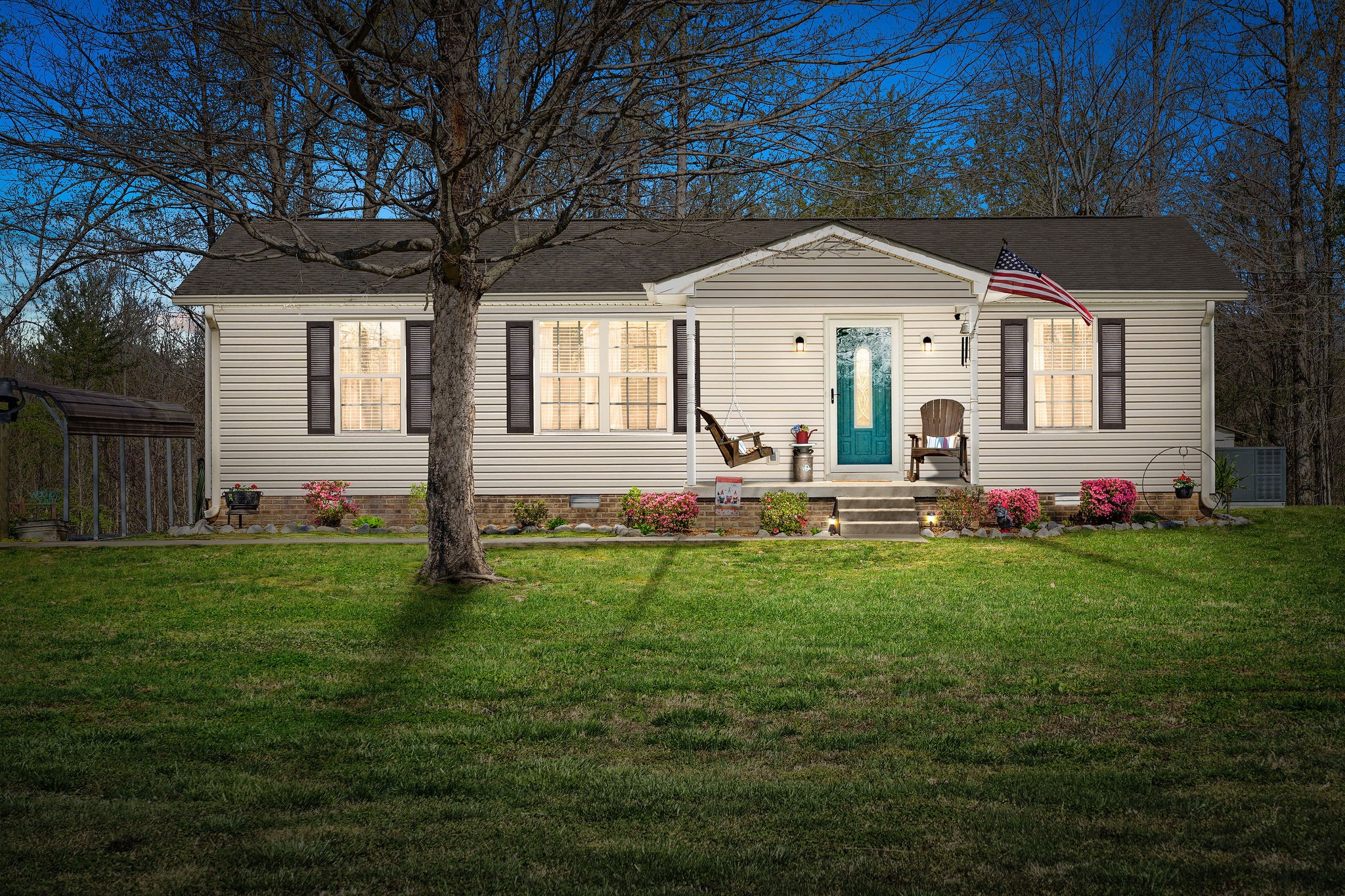 a front view of house with yard