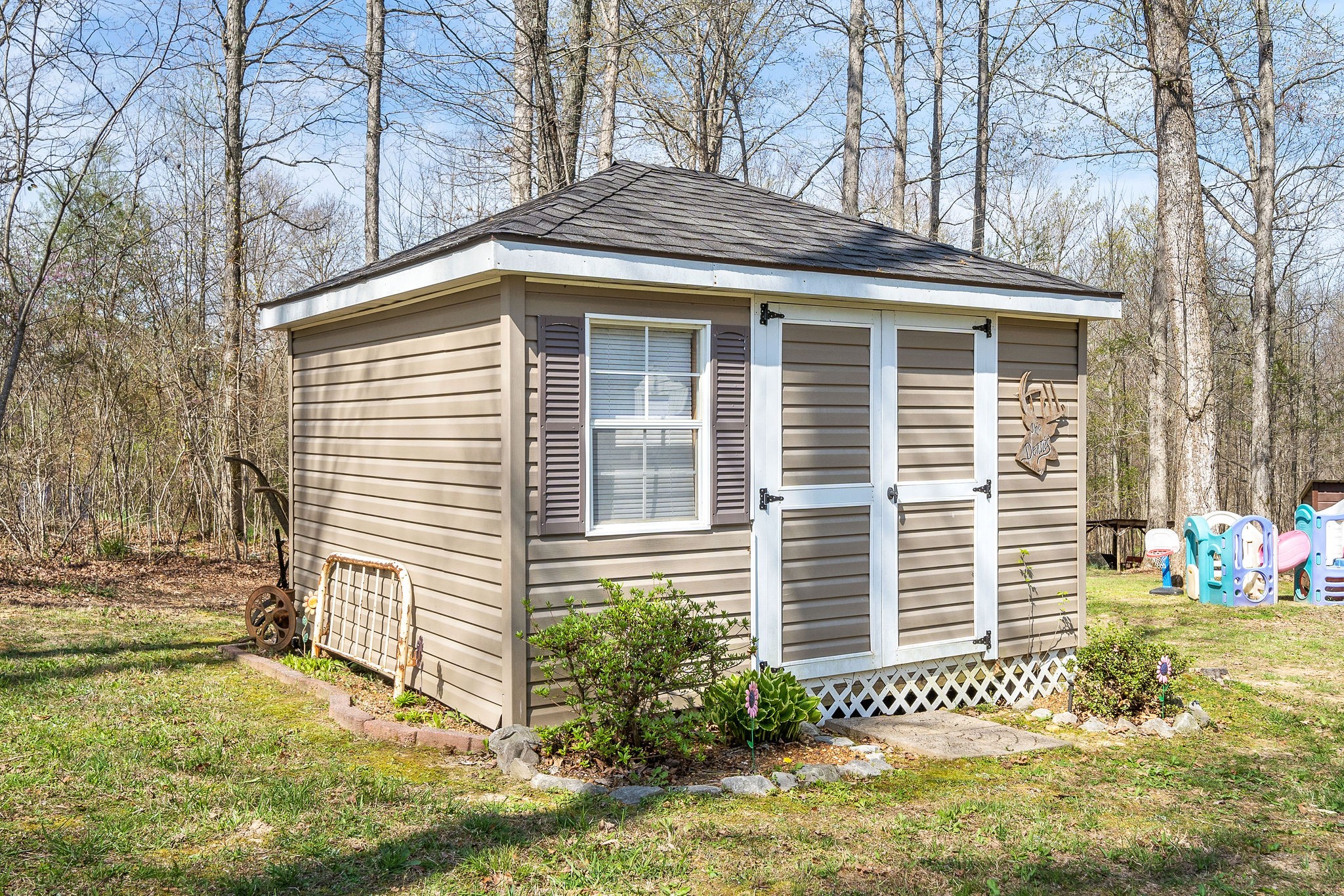 2868 Waverly Road Tennessee Ridge, TN 37178 - Photo 25 of 33 a front view of a house with a yard