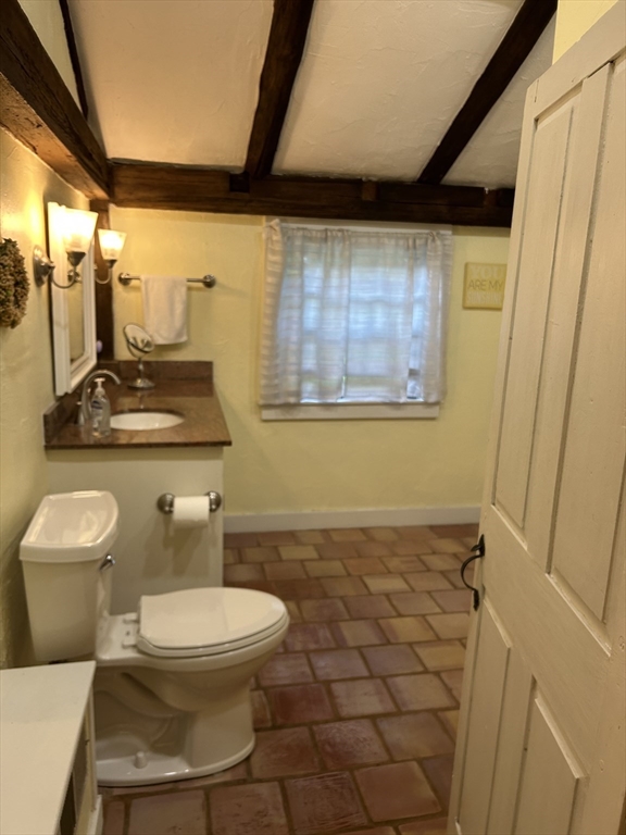 164 Worcester Road Westminster, MA 01473 - Photo 19 of 39 a bathroom with a toilet and a shower
