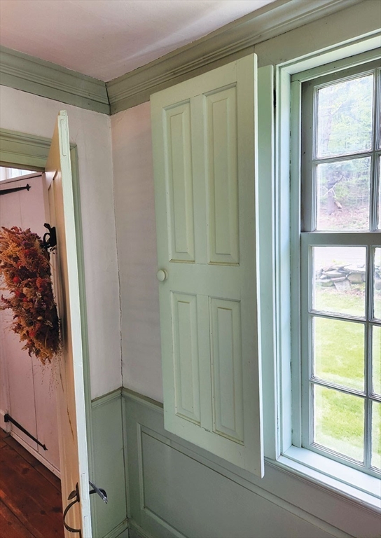 164 Worcester Road Westminster, MA 01473 - Photo 21 of 39 an entryway with wooden floor and a window