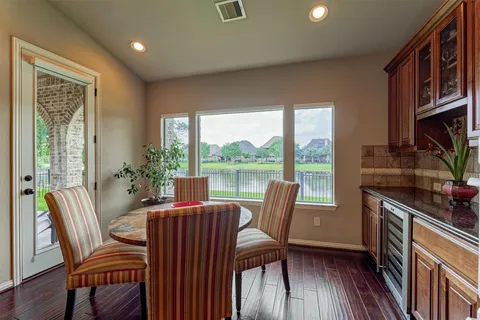 $895,000 | 82 East Crystal Canyon Circle, The Woodlands, TX 77389