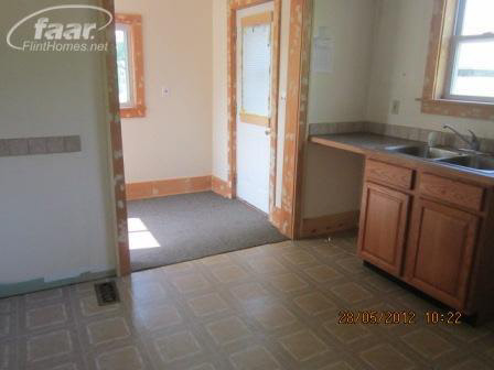 5338 Atlas Road Grand Blanc, MI 48439 - Photo 6 of 8 20145154-5.JPG