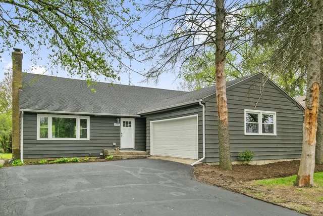 $3,400 | 4737 Belmont Road, Downers Grove, IL 60515