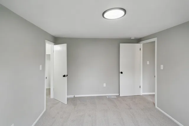 $3,400 | 4737 Belmont Road, Downers Grove, IL 60515