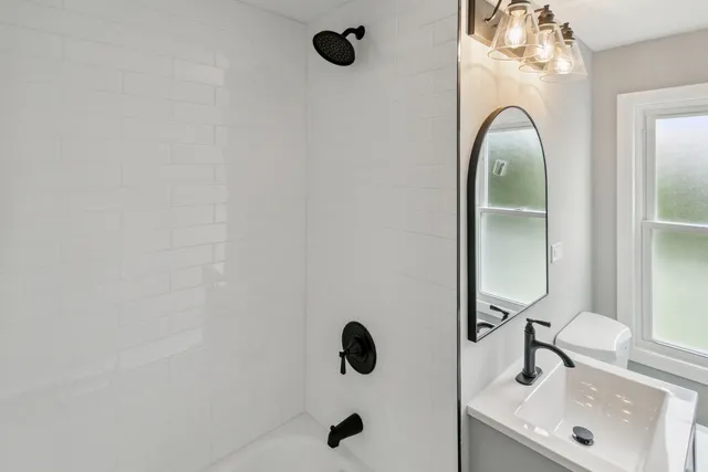 $3,400 | 4737 Belmont Road, Downers Grove, IL 60515