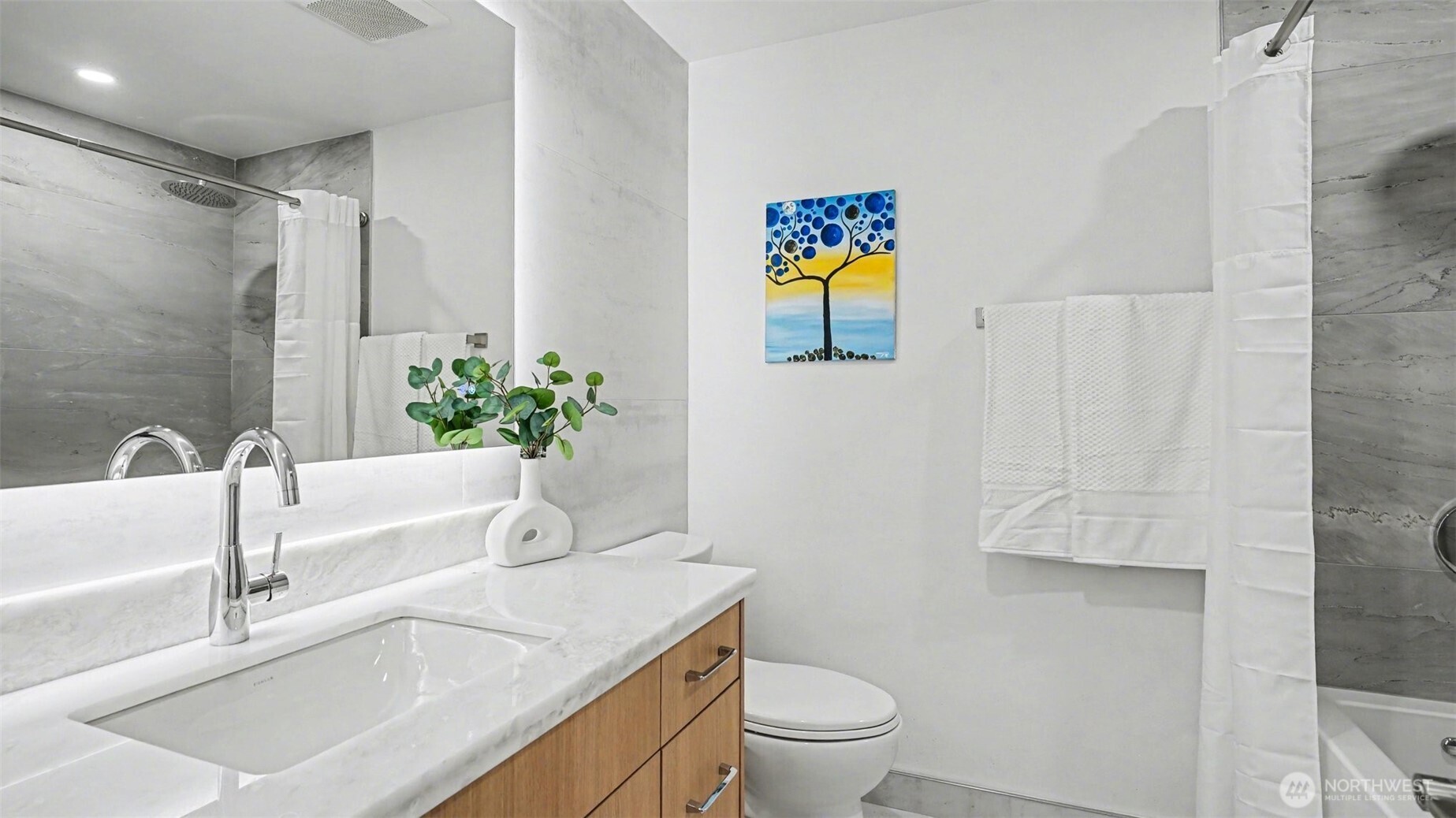 6560 West Mercer Way Mercer Island, WA 98040 - Photo 12 of 25