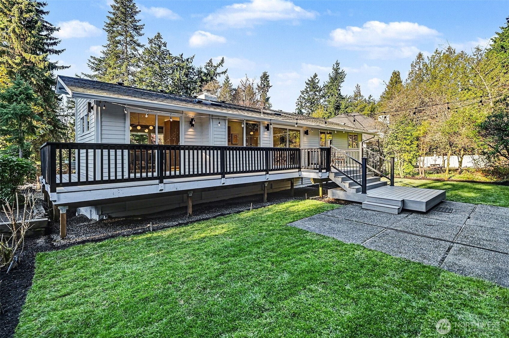 6560 West Mercer Way Mercer Island, WA 98040 - Photo 23 of 25