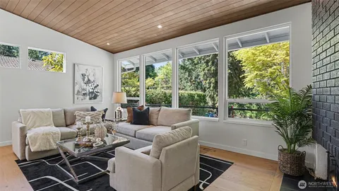 $2,400,000 | 6560 West Mercer Way, Mercer Island, WA 98040