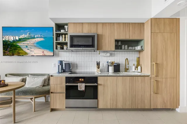 $4,000 | 159 Northeast 6th Street, Unit 3610, Miami, FL 33132