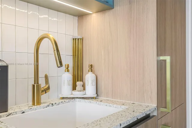 $4,000 | 159 Northeast 6th Street, Unit 3610, Miami, FL 33132