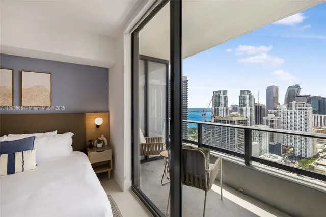 $4,000 | 159 Northeast 6th Street, Unit 3610, Miami, FL 33132