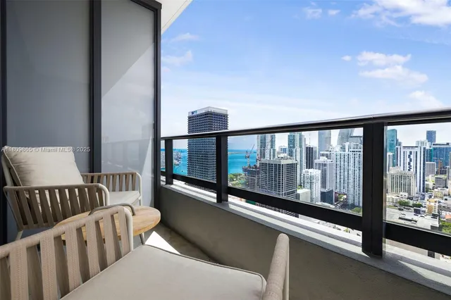 $4,000 | 159 Northeast 6th Street, Unit 3610, Miami, FL 33132