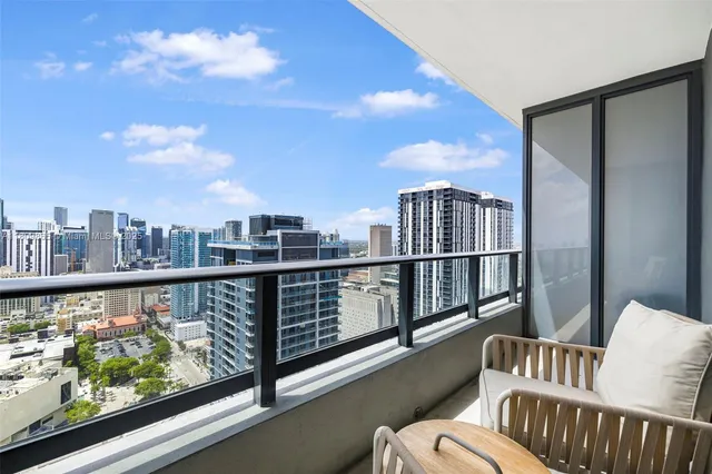 $4,000 | 159 Northeast 6th Street, Unit 3610, Miami, FL 33132