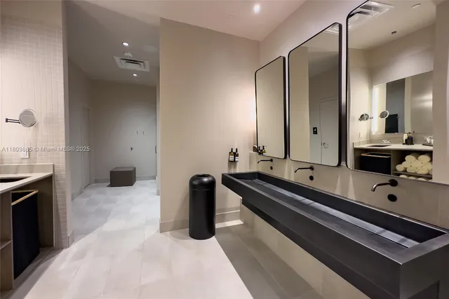 $4,000 | 159 Northeast 6th Street, Unit 3610, Miami, FL 33132