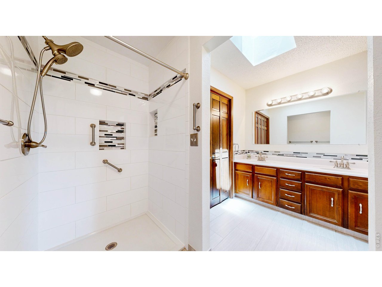 2800 Pheasant Run Berthoud, CO 80513 - Photo 24 of 50 Primary Bathroom